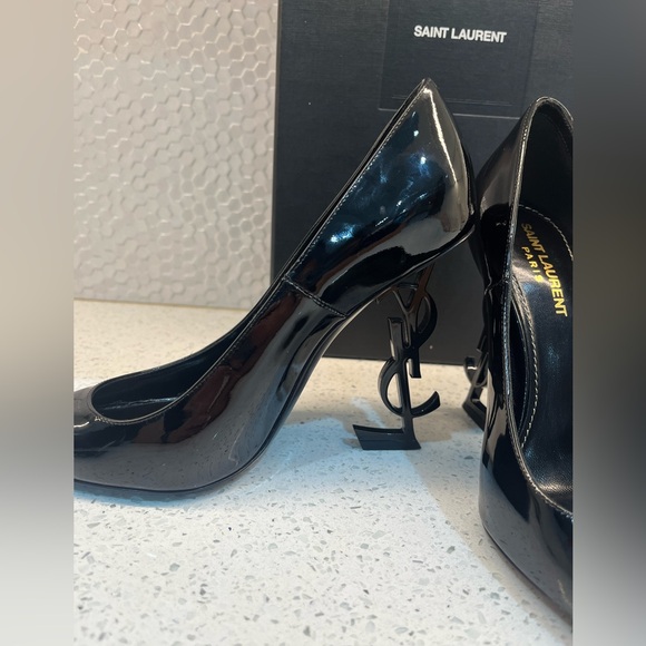 Luxury brand designer shoes,almost brand new, no scratches, in a great condition - Picture 2 of 7